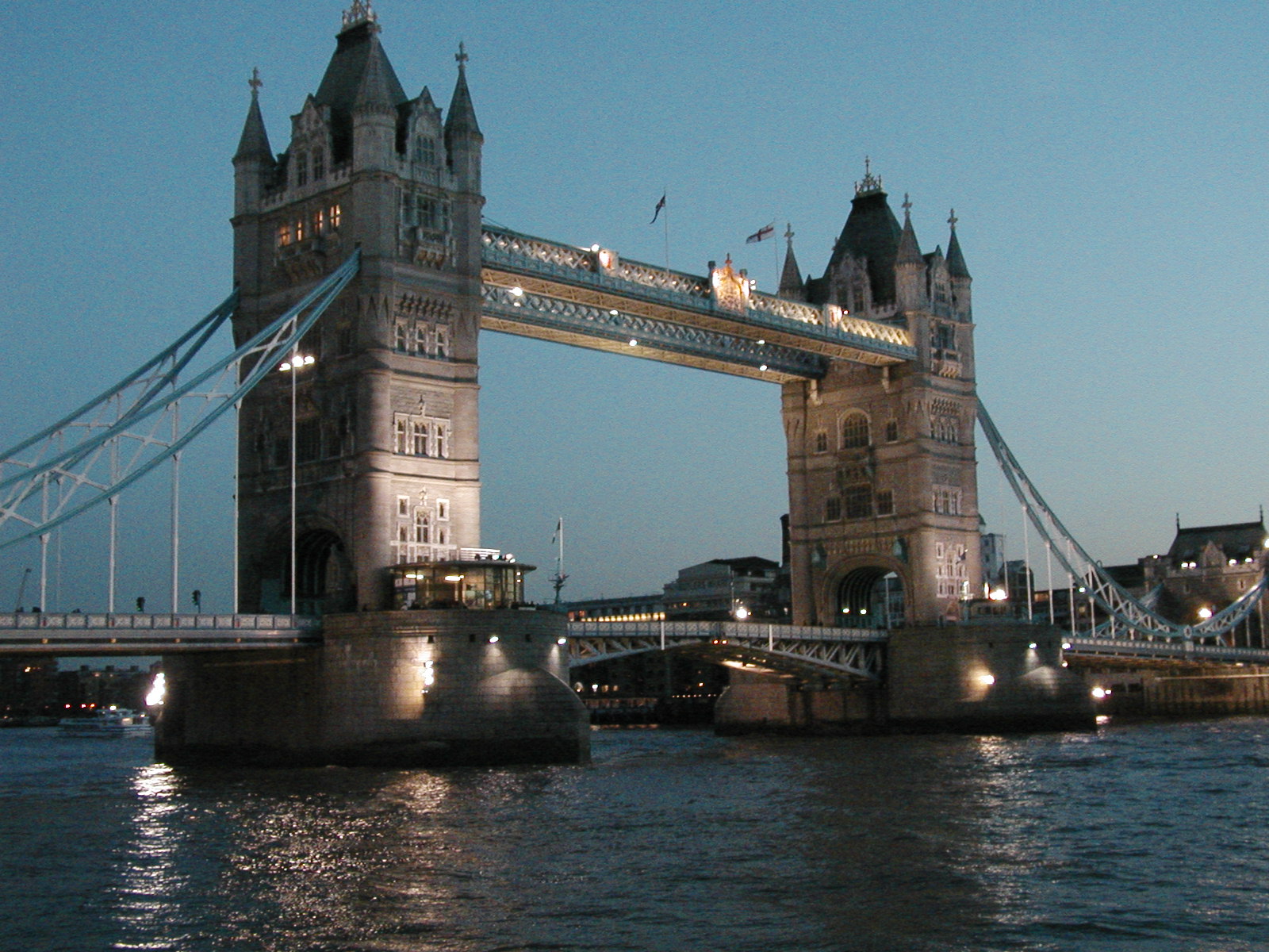 London-Tower-Bridge-by-cmakin-CC-BY-SA-2.0